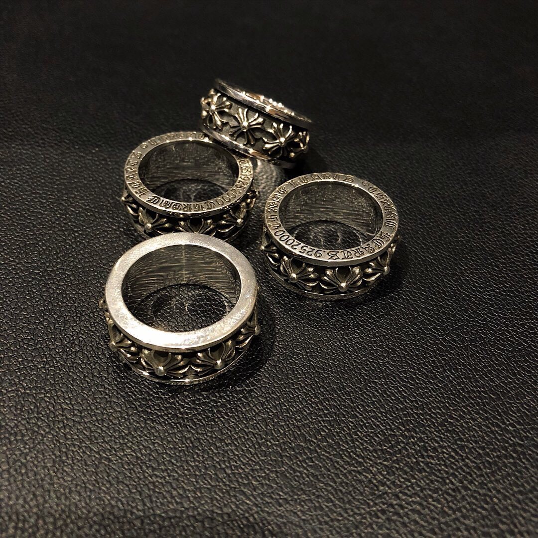 Chrome Hearts 𝗖𝗵𝗿𝗼𝗺𝗲 𝗛𝗲𝗮𝗿𝘁𝘀 克罗心十字架旋转戒指