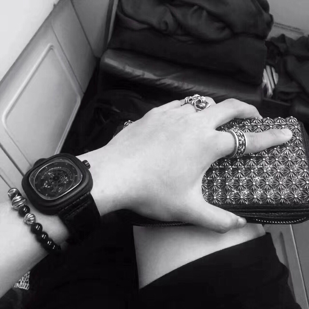 Chrome Hearts 𝗖𝗵𝗿𝗼𝗺𝗲 𝗛𝗲𝗮𝗿𝘁𝘀 克罗心十字架旋转戒指