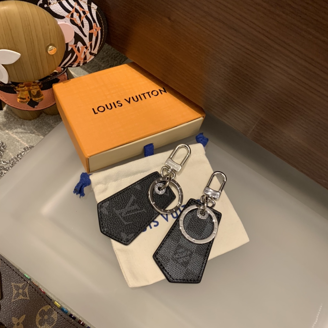 Unique Gifts: Donkey’s Curry, Monogram Metals, Bag Decor, Key Buttons