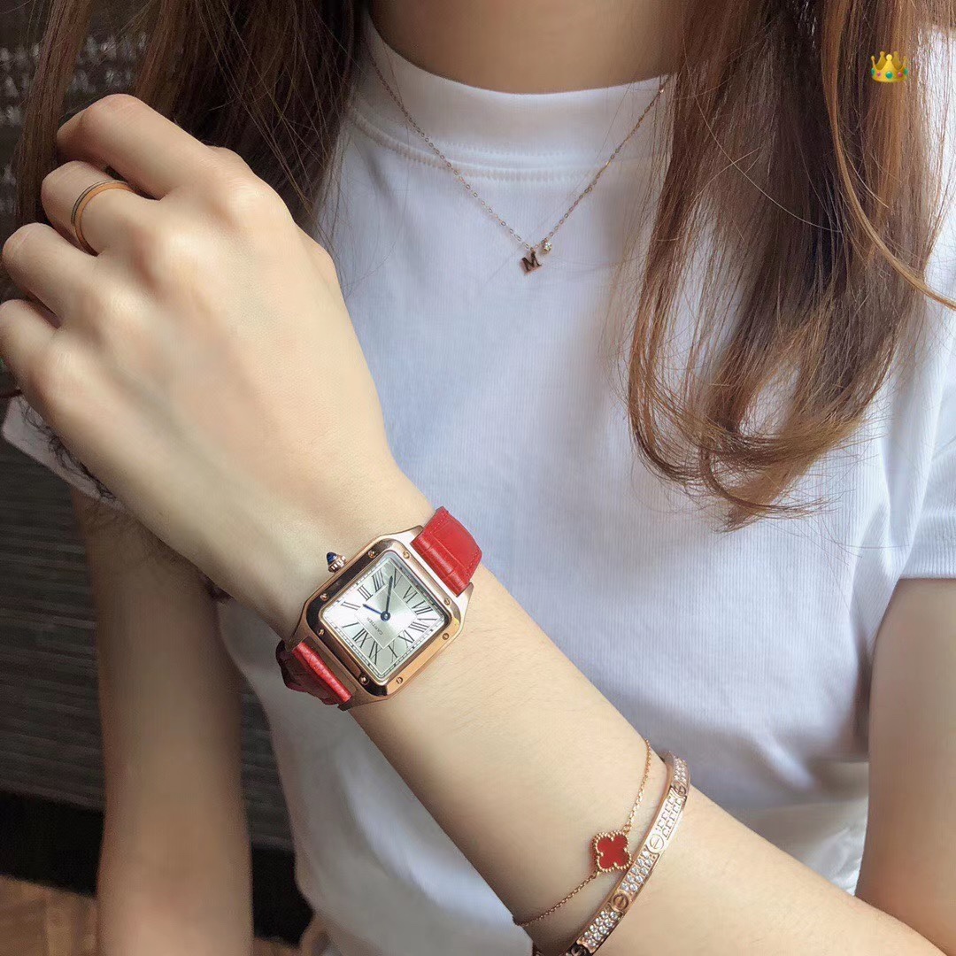 Cartier 卡地亚坦克系列女表，三种颜色