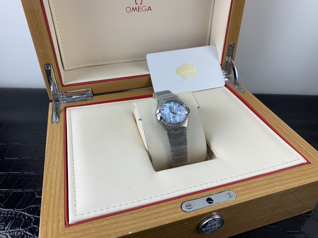 Omega 皇家 欧米茄星座系列贝壳面机械女表