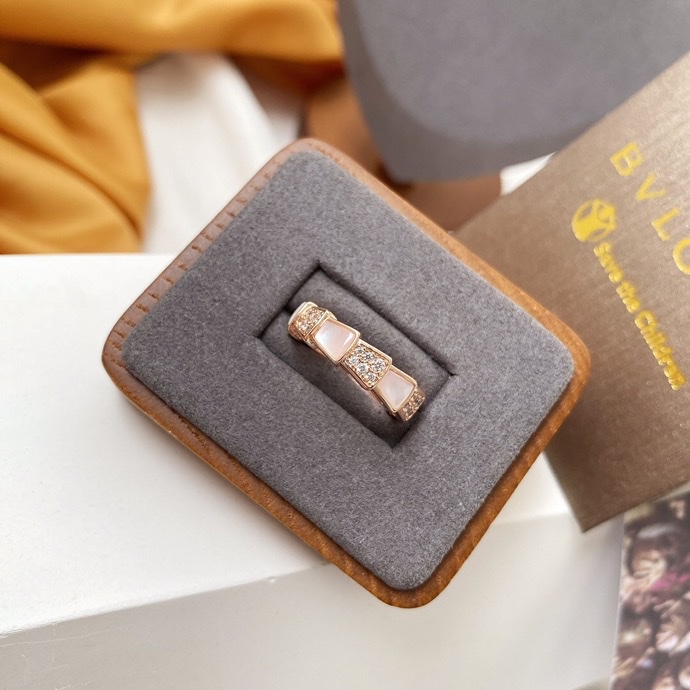 NO:101394,Wide version Snake ring Double row diamond White | Green | Red Wide version 50#52#54#56#58#60#, Bulgari ring, bvlgari,ring19860909宽版 蛇戒 双排钻 白 | 绿 | 红 宽版50#52#54#56#58#60#,宝格丽戒指,bvlgari,ring,Jewelry