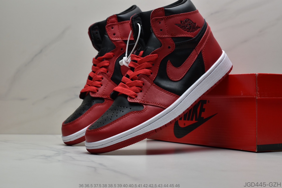 180 耐克NIKEAir Jordan 1 Mid”White Red Black”乔1乔丹一代中帮经典复古文化休闲运动篮球鞋  554724-116