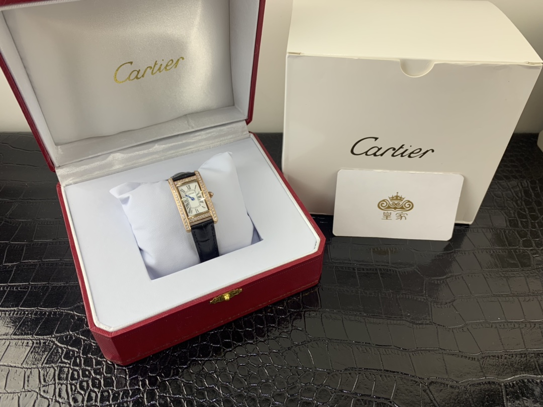 Cartier 皇家 卡地亚坦克系列镶钻女表
