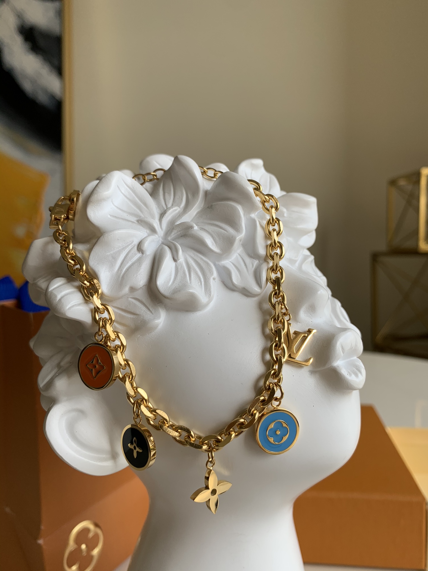 NO:395912,lv new bracelet, same style for men and women, good color tones in summer, LV [original leather], louis vuitton, bracelet19860909lv 新款手链 男女同款 夏天彩色调不错哟,LV【原厂皮】,louis vuitton,bracelet,Bag