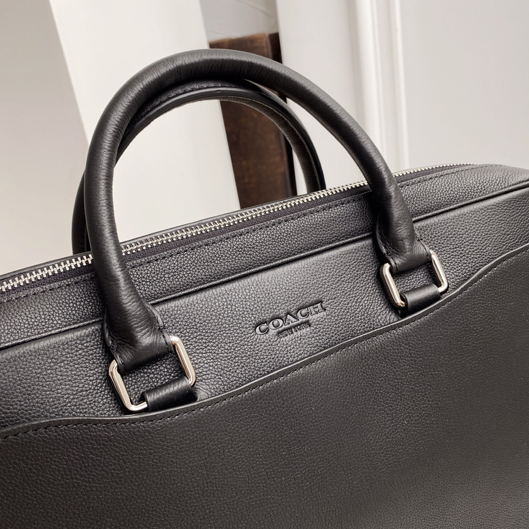 Coach coach 72979 最新款斜挎手提电脑包男士休闲商务公文包 全头层软牛皮 可放置38厘米笔记本的搭扣内插袋