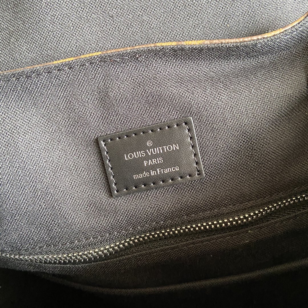 Louis Vuitton LV Christopher PM 双肩包 M43735