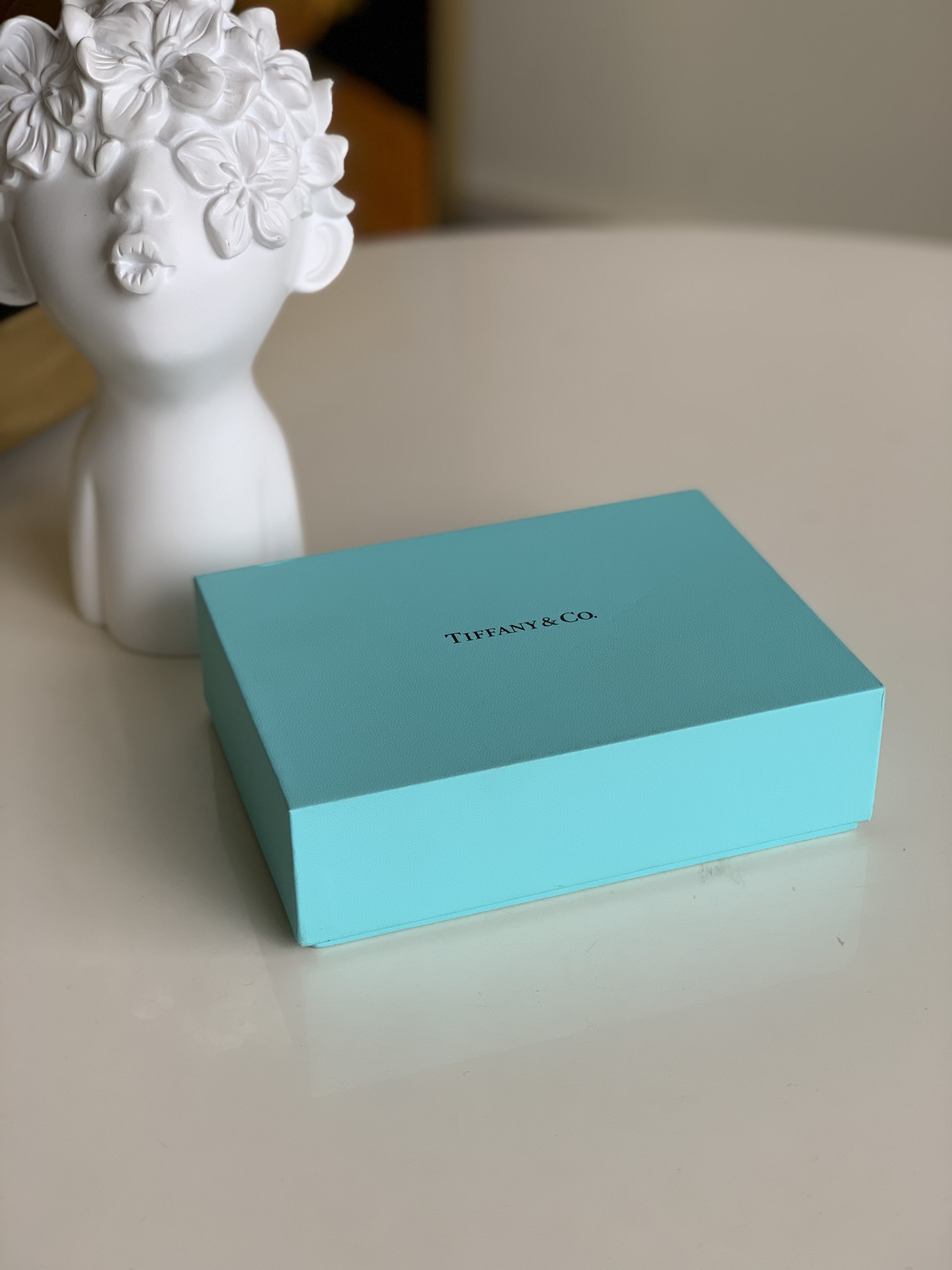 NO:395895,Tiffany&Co. Leather bag paper playing cards, one box and two pieces, matched with imported PU bags, quality greeting cards, instruction manual, price tag code, support scanning code, scan code to enter the official WeChat I., LV [original leather], louis vuitton19860909Tiffany&Co.皮革袋装纸质扑克牌 一盒两幅装 搭配进口PU包袋 内增精品贺卡 说明书 价签编码 支持扫码 扫码可进官方微信 I.,LV【原厂皮】,louis vuitton,Bag