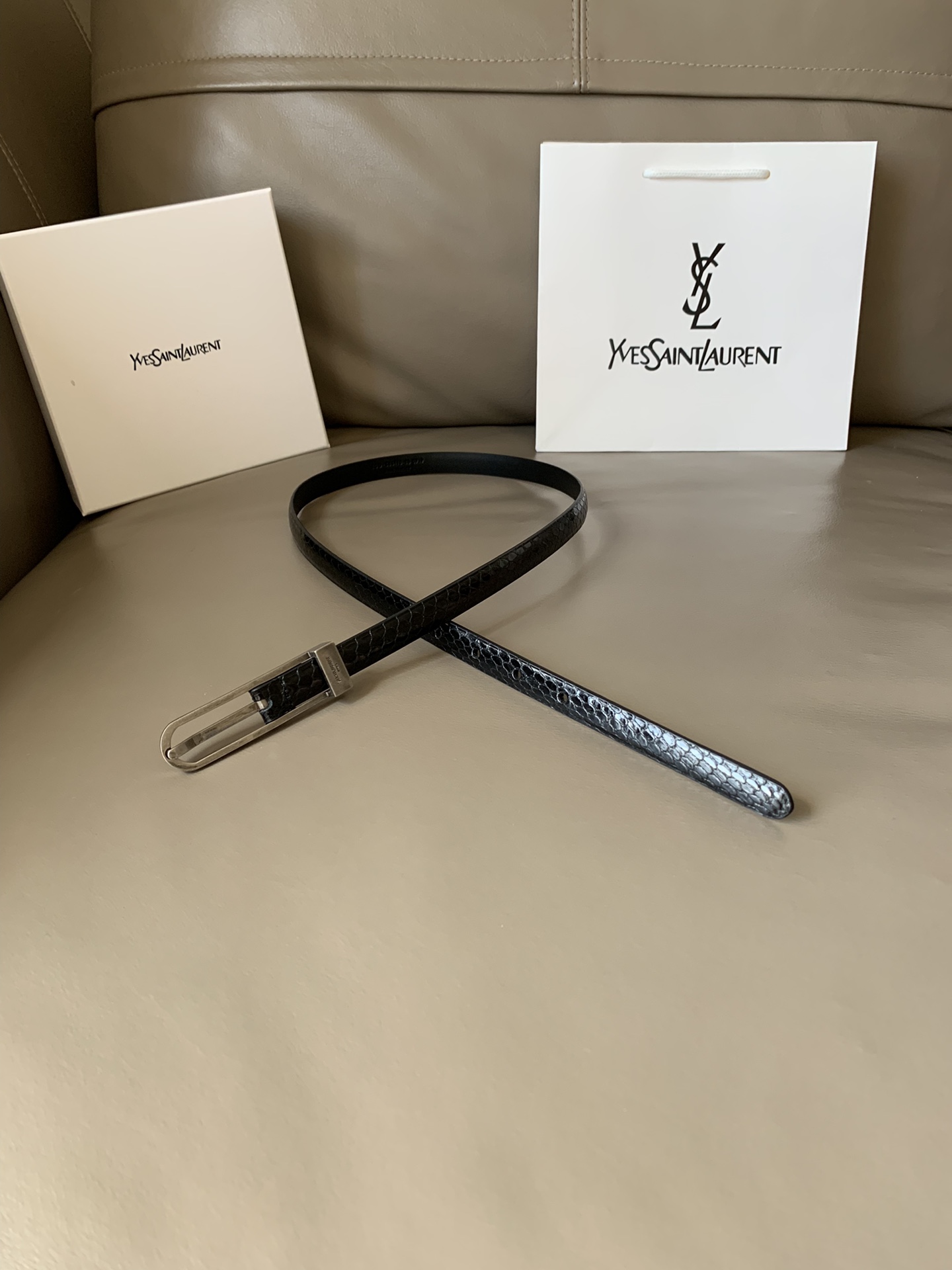 Yves Saint Laurent Cintos Vermelho Laranja Pele de vitelo Couro vaca Serpente