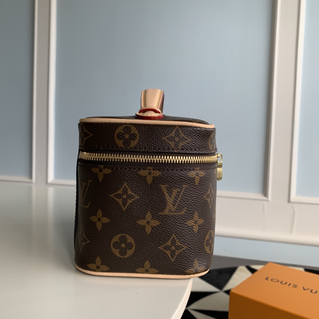 Louis Vuitton LV Nice 迷你化妆包 M44495