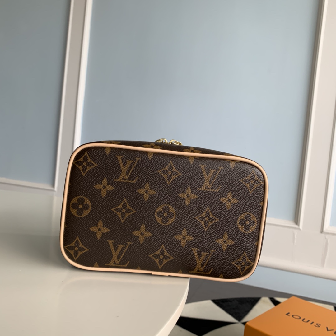 Louis Vuitton LV Nice 迷你化妆包 M44495