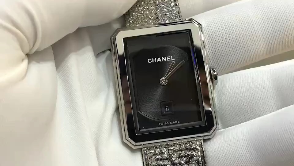 Chanel 香奈儿将第一款充满女性韵味的PREMIÈRE腕表 带入充满阳刚之美的新境界