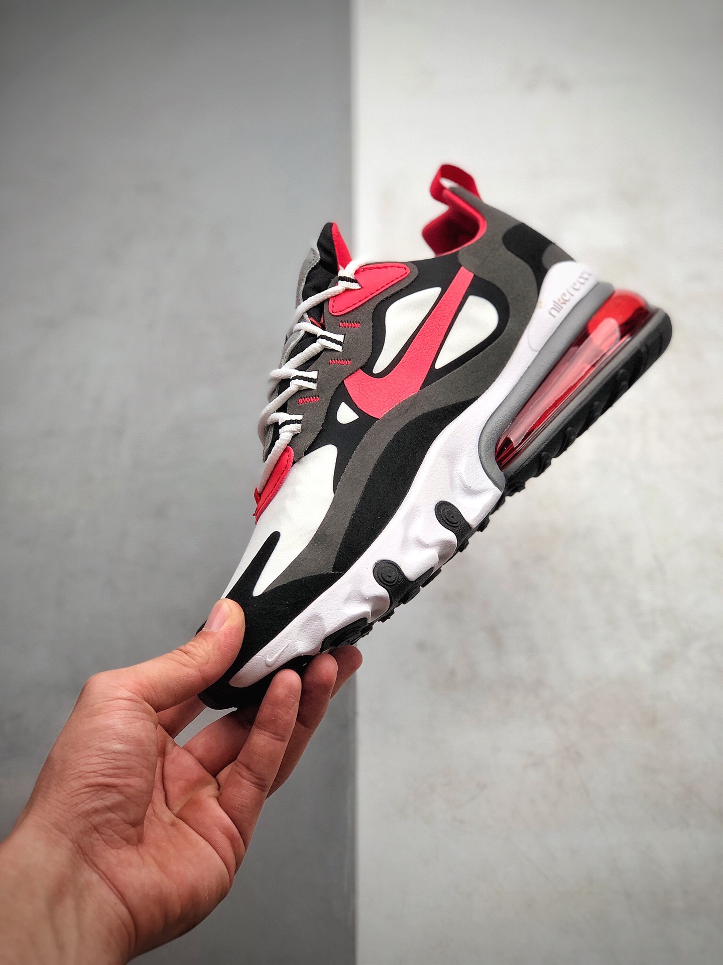 180  耐克 Nike React Air Max 270 网纱系列 机能半气垫跑步鞋 货号：Cl3866-002