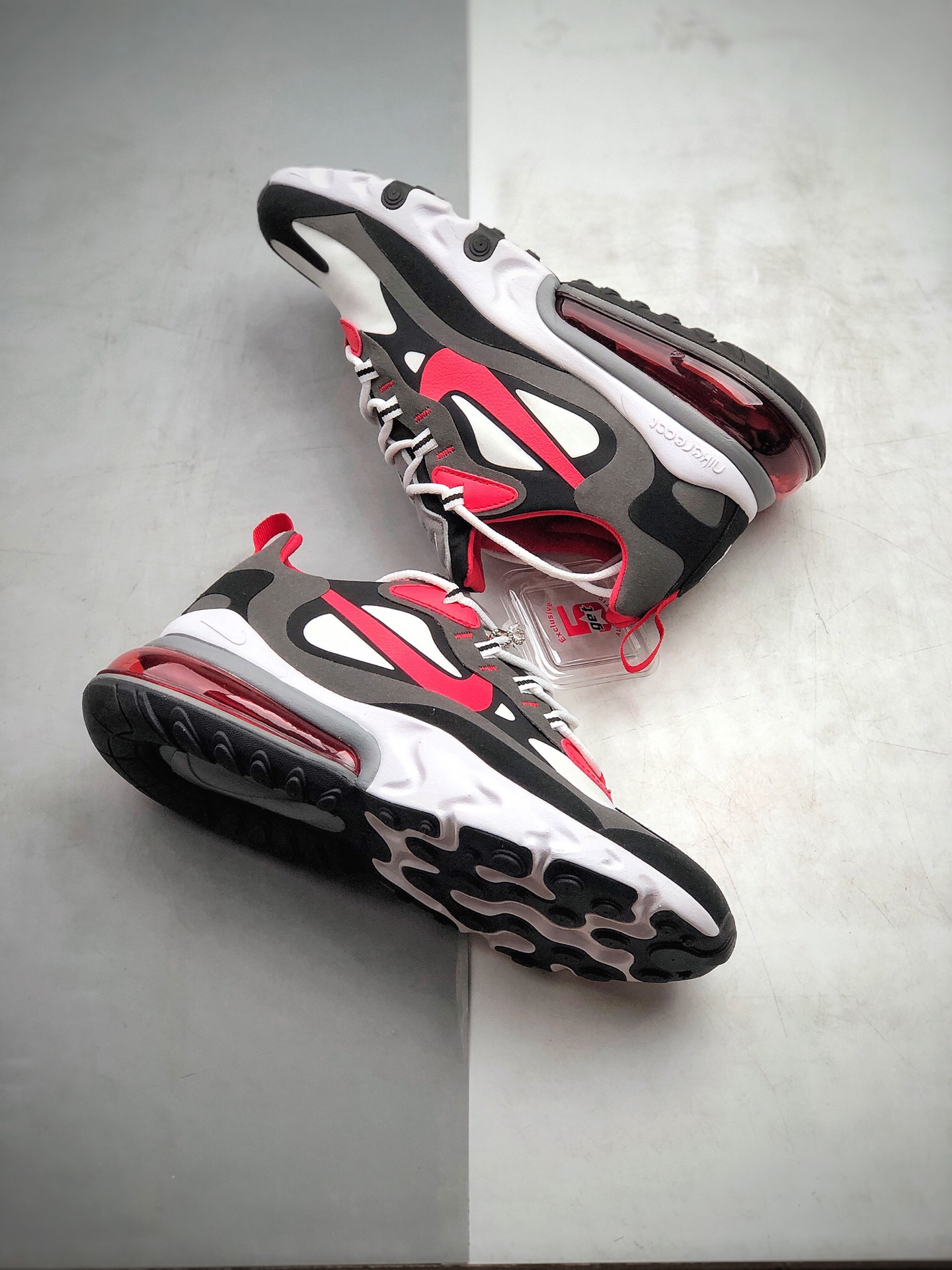 180  耐克 Nike React Air Max 270 网纱系列 机能半气垫跑步鞋 货号：Cl3866-002