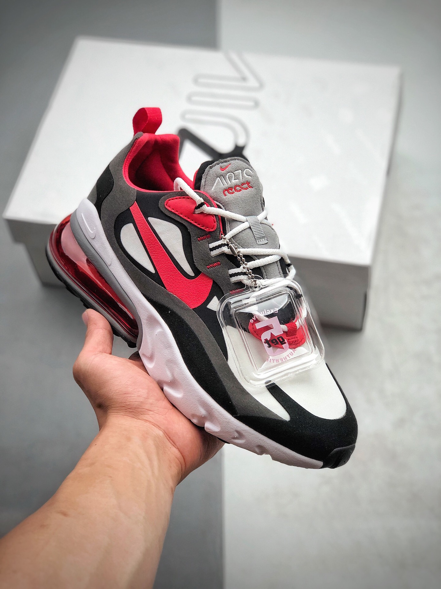 180  耐克 Nike React Air Max 270 网纱系列 机能半气垫跑步鞋 货号：Cl3866-002
