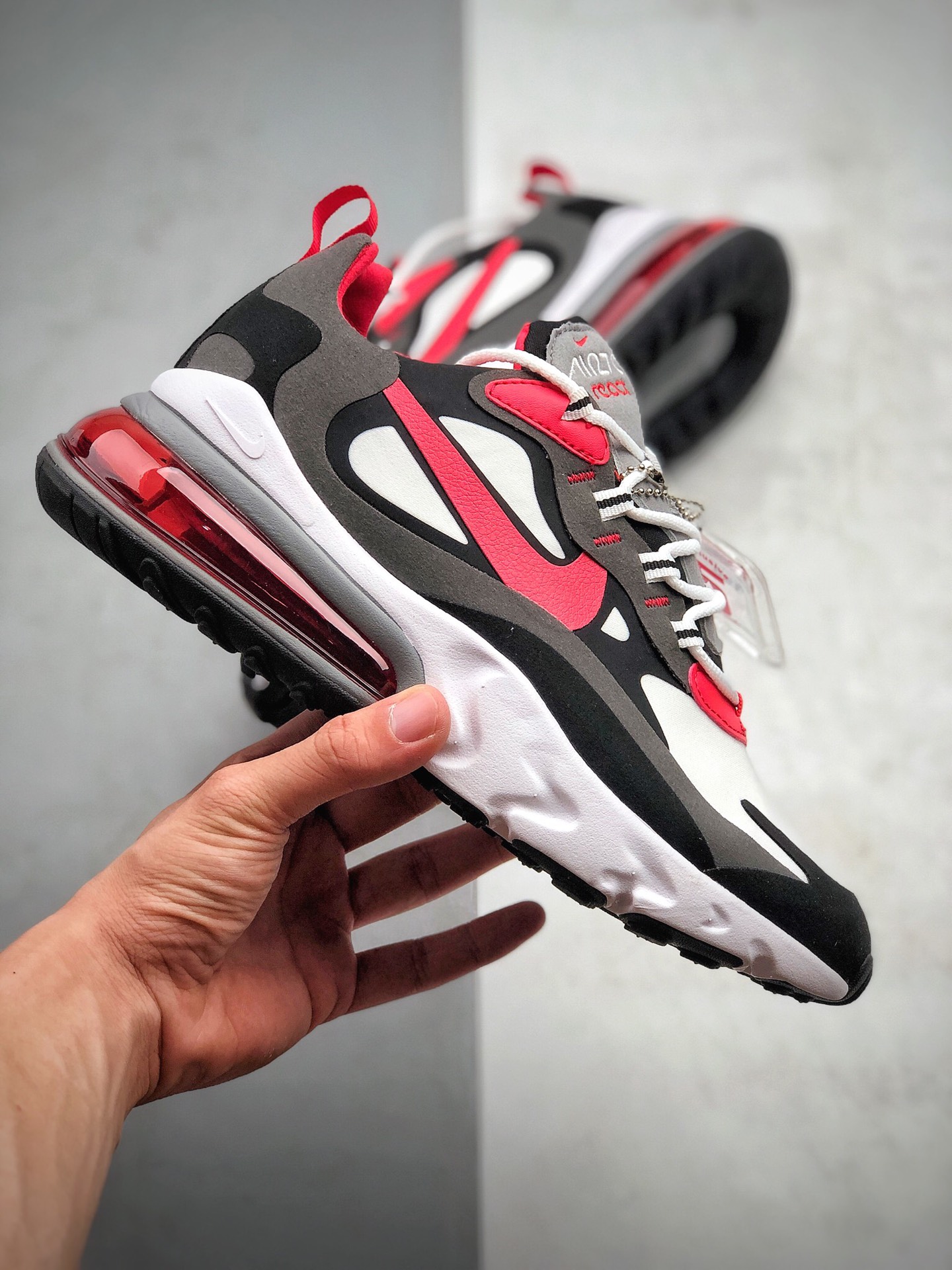 180  耐克 Nike React Air Max 270 网纱系列 机能半气垫跑步鞋 货号：Cl3866-002