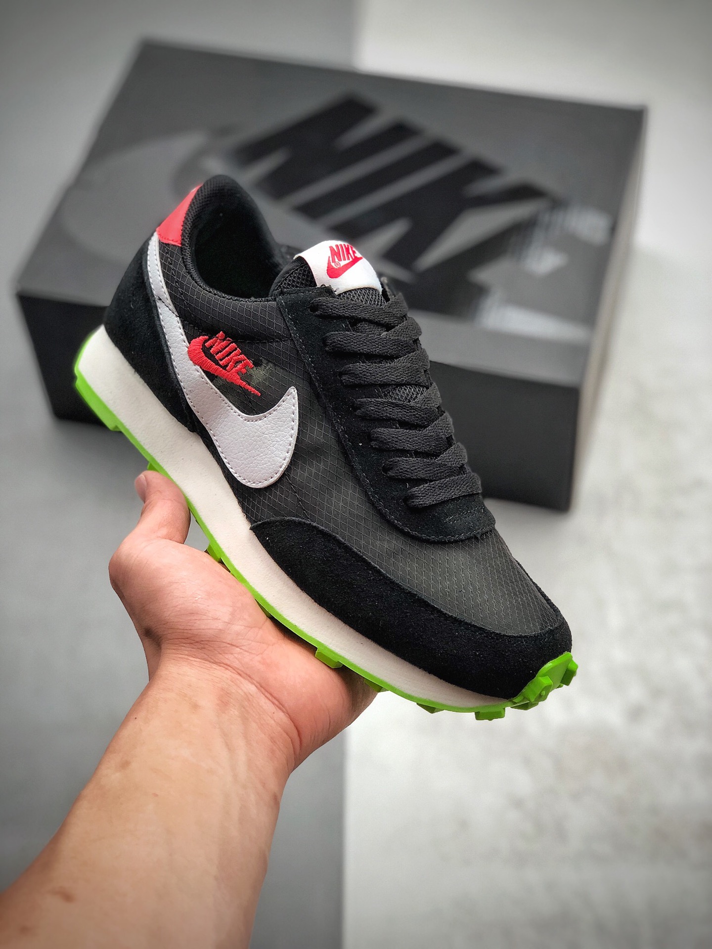 特价120 Nike Air Daybreak 1979周年顺风华夫系列 网纱透气复古休闲慢跑鞋