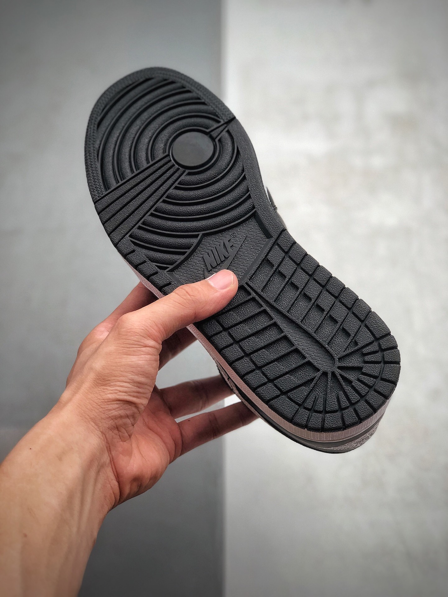 230 公司级 Air Jordan 1 Low 黑白 小熊猫 黑底白色刺绣 Jumpman Logo AO9944-001