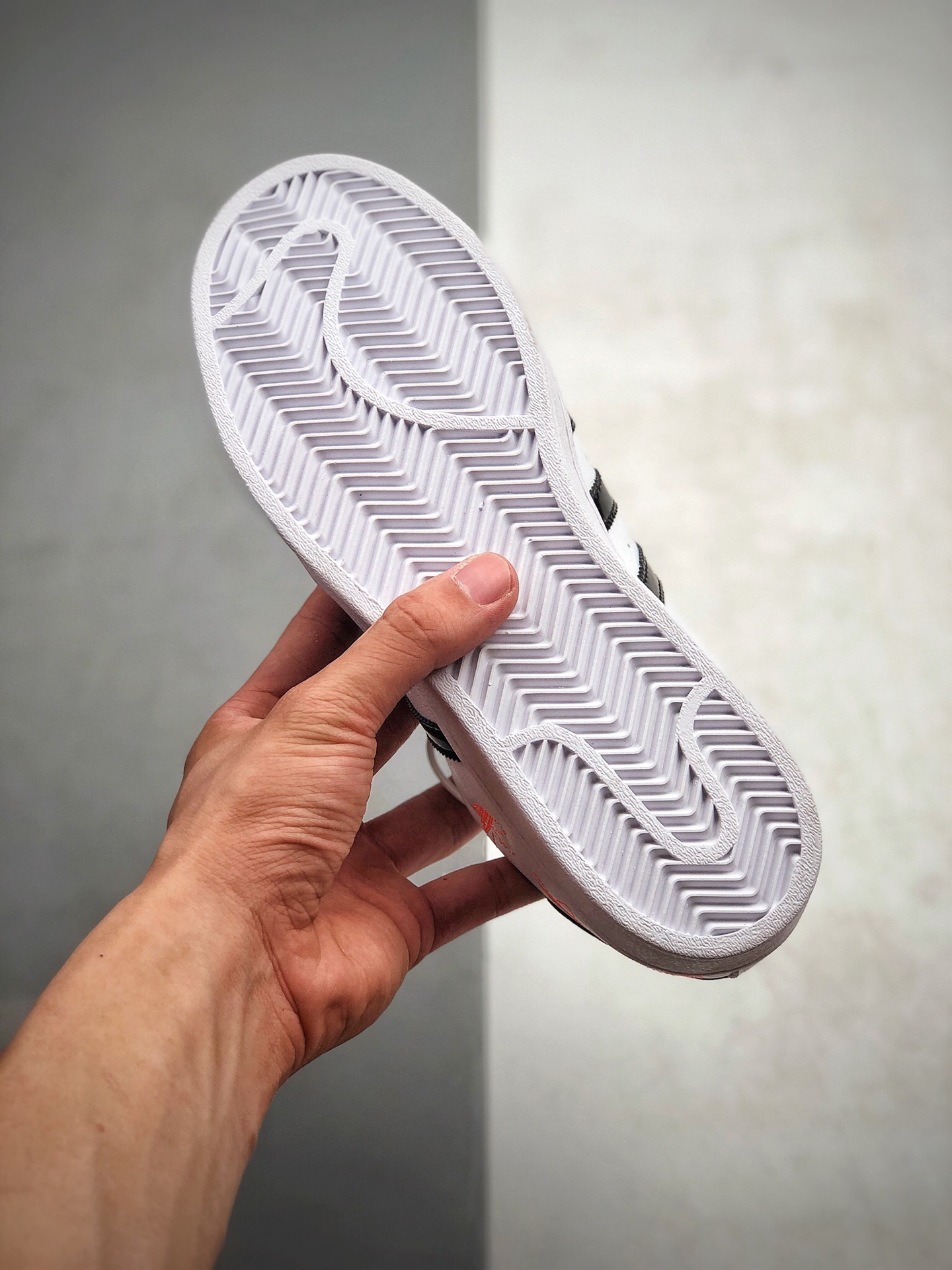 160  阿迪达斯 Adidas Stan Smith“白金LOGO” 三叶草贝壳头 50周年 电绣三叶草logo点缀  货号：FX2246