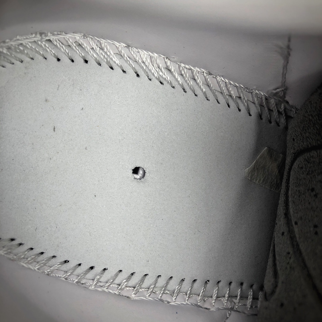 160  阿迪达斯 Adidas Stan Smith“白金LOGO” 三叶草贝壳头 50周年 电绣三叶草logo点缀  货号：FX2246