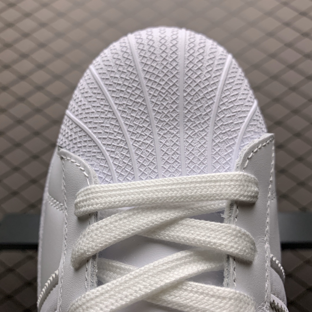 170 Adidas 阿迪达斯 Superstar 贝壳头运动休闲板鞋 FY2826 新配色采用新型Ortholite鞋垫透气防汗