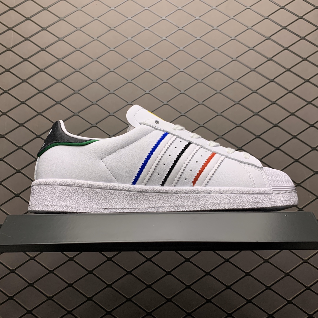 180 Adidas 阿迪达斯 Superstar 贝壳头运动休闲板鞋 FY2325