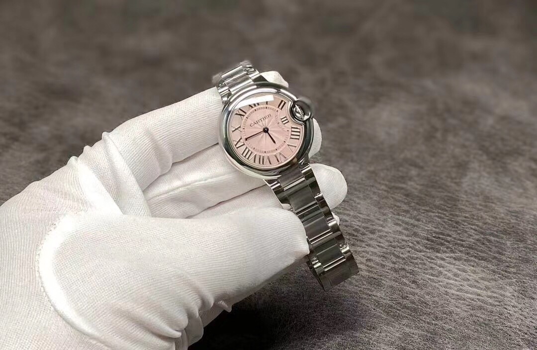 Cartier ka地亚蓝气球中号 36mm女款石英款 亲 认准细节很重要 指针是烧蓝钢指针 玻璃不单单只是蓝宝石