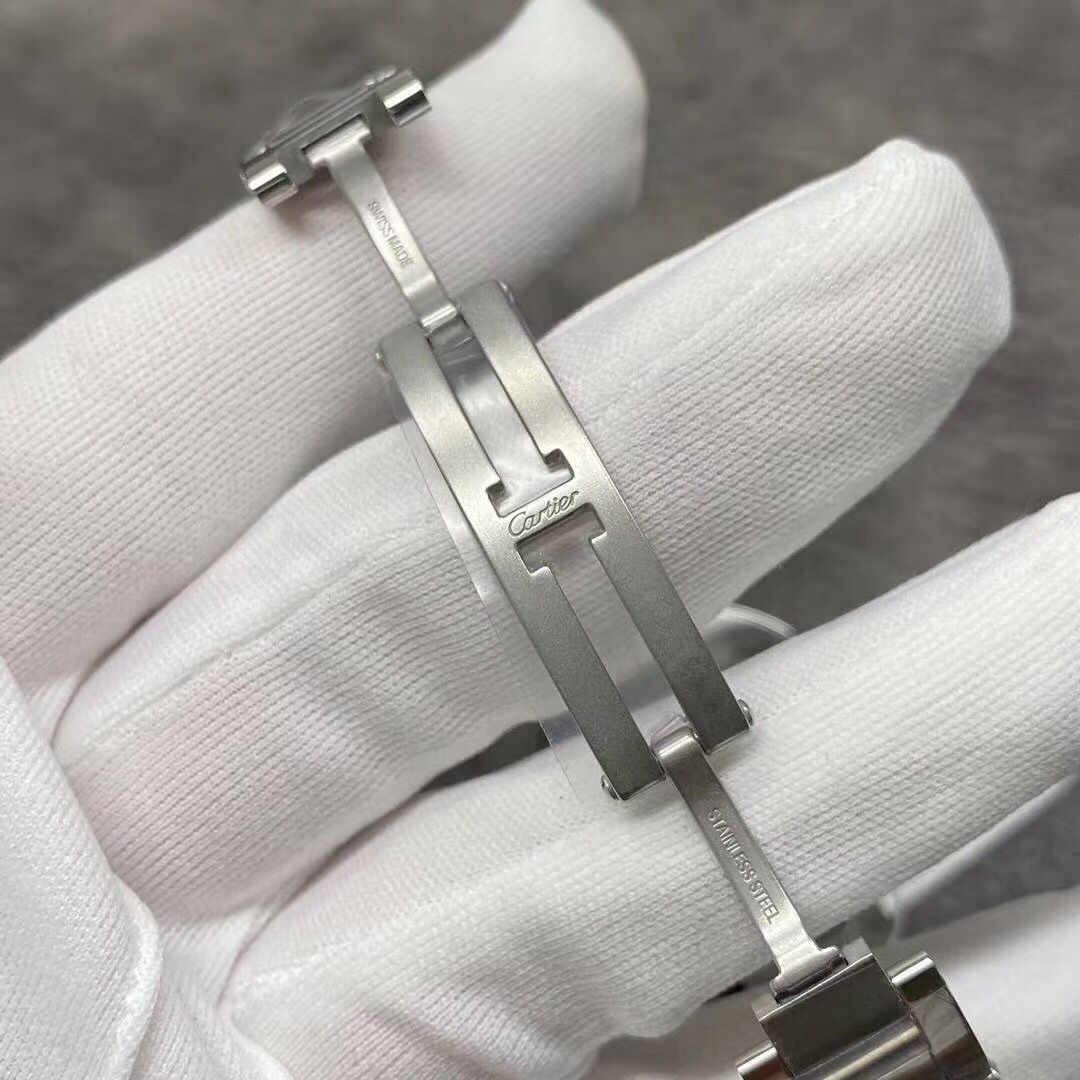Cartier ka地亚蓝气球中号 36mm女款石英款 亲 认准细节很重要 指针是烧蓝钢指针 玻璃不单单只是蓝宝石
