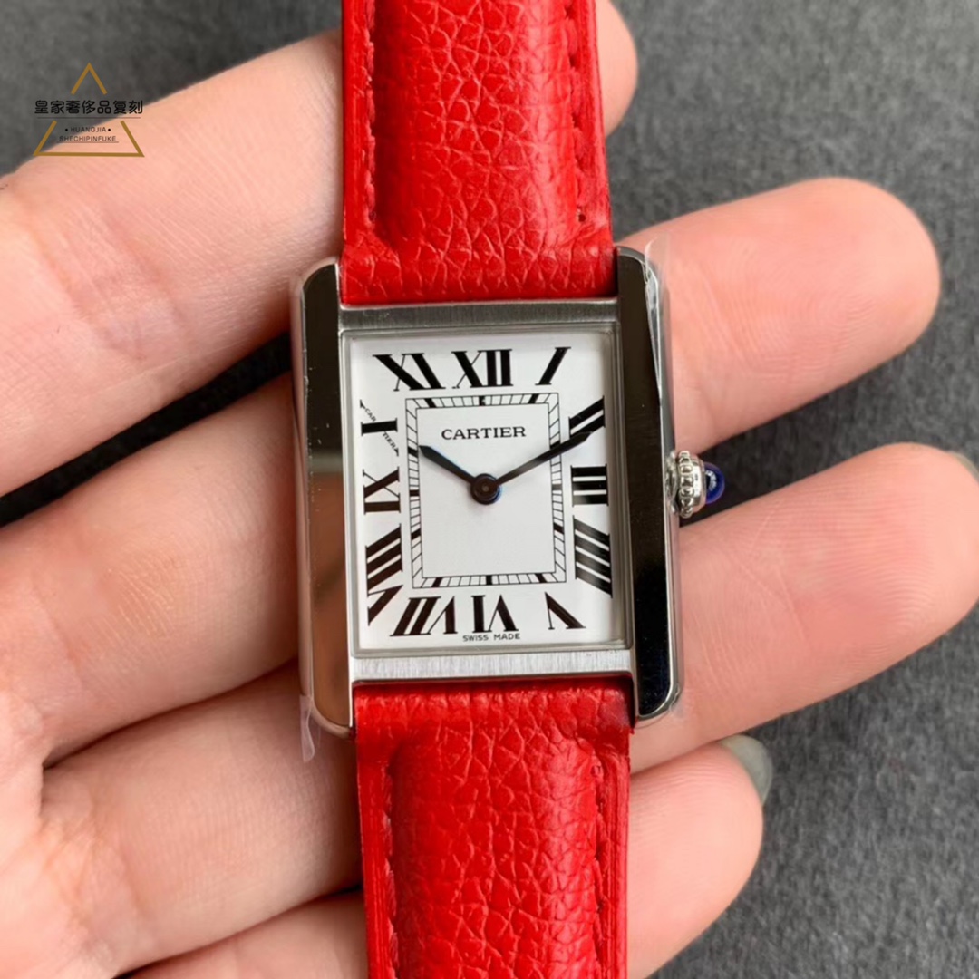 Cartier 卡地亚坦克系列女表，各种颜色挑选
