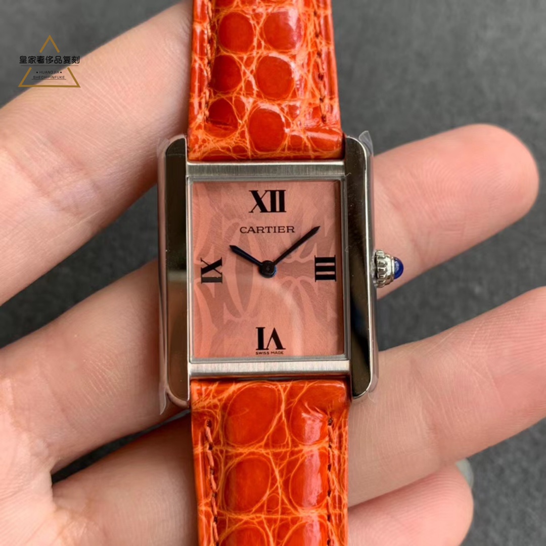 Cartier 卡地亚坦克系列女表，各种颜色挑选