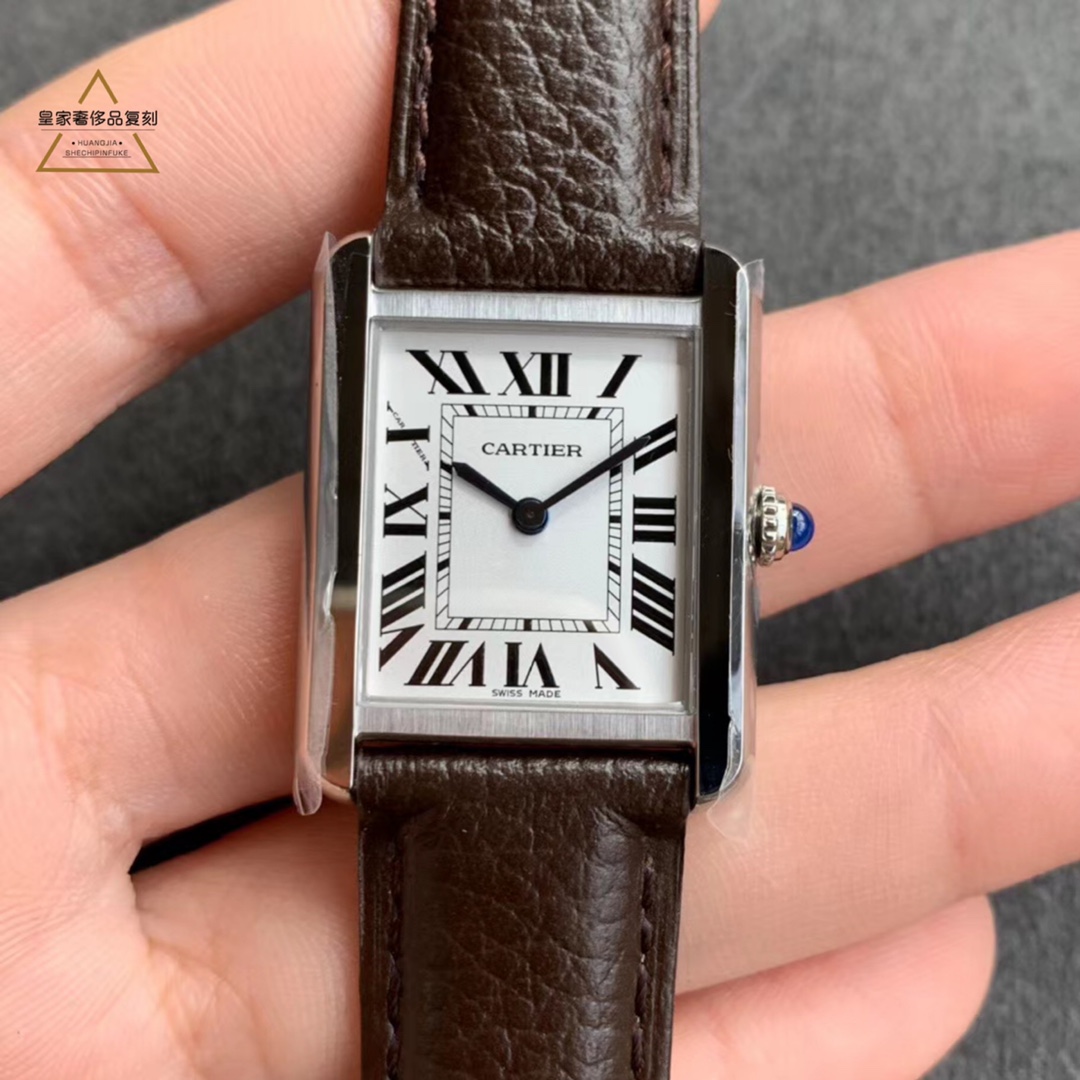Cartier 卡地亚坦克系列女表，各种颜色挑选