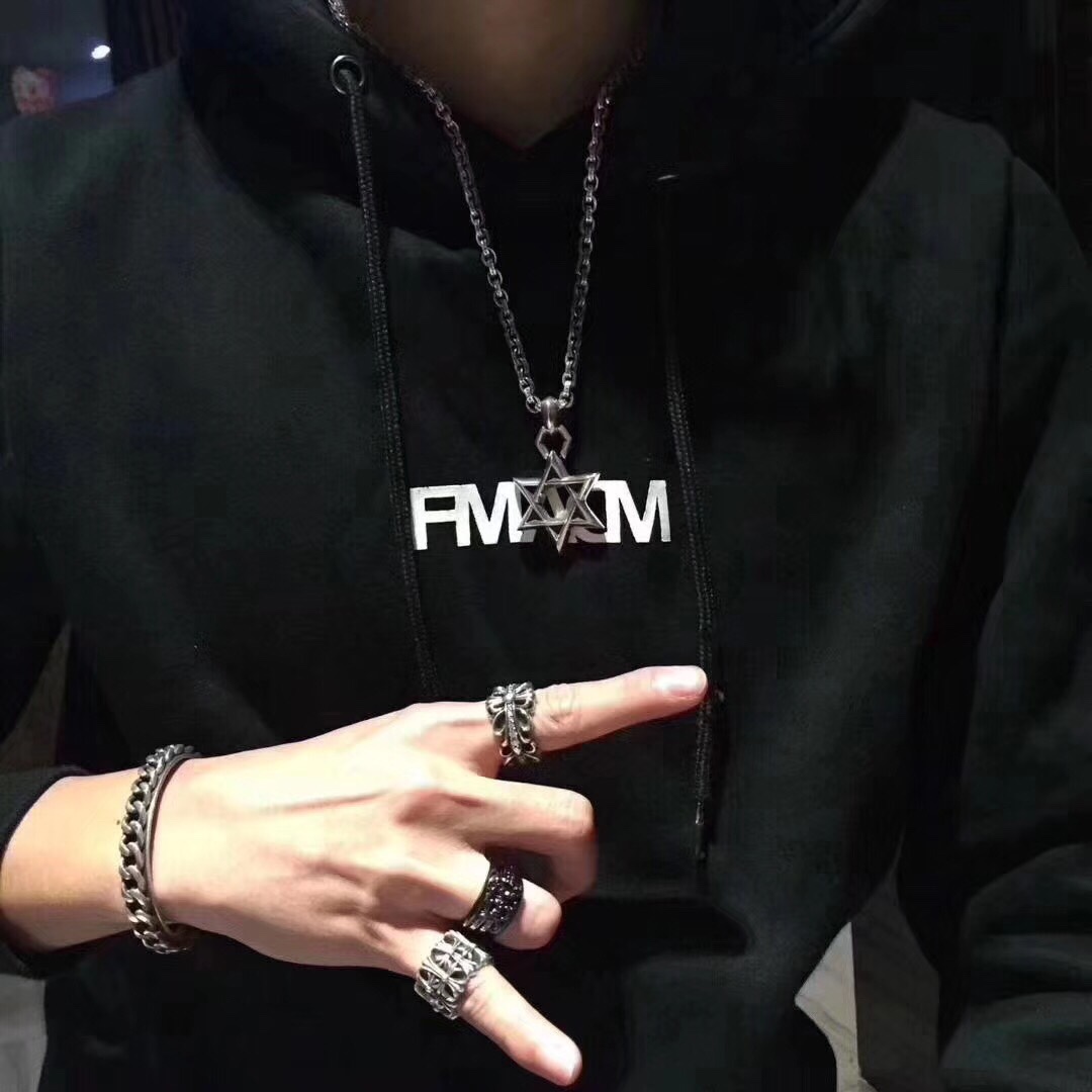 Chrome Hearts 𝗖𝗵𝗿𝗼𝗺𝗲 𝗛𝗲𝗮𝗿𝘁𝘀 克罗心 六芒星情侣项链