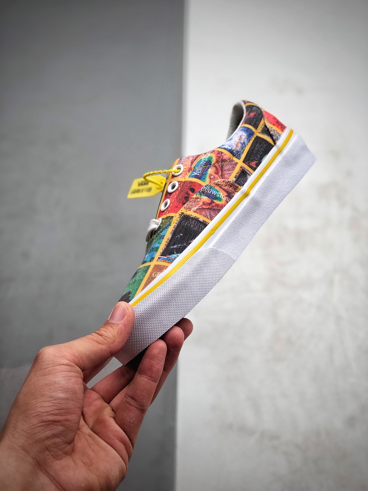 140   《国家地理》x Vans Era 彩色杂志封面印花联名鞋款 官方货号：VNOA4U39WJZ