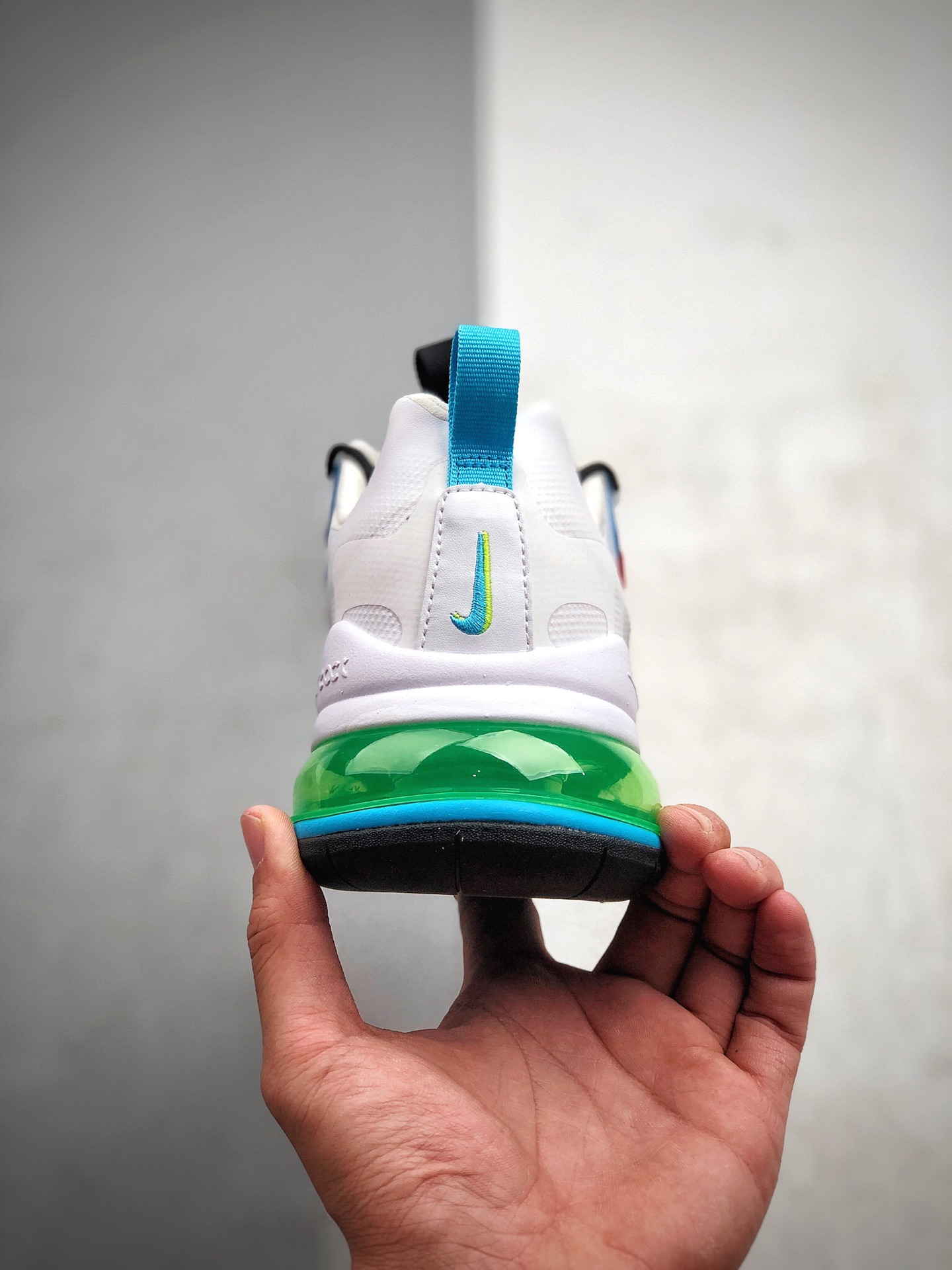 200  耐克 Nike React Air Max 270 React 高桥盾网纱系列 机能半气垫跑步鞋 CK6457 100