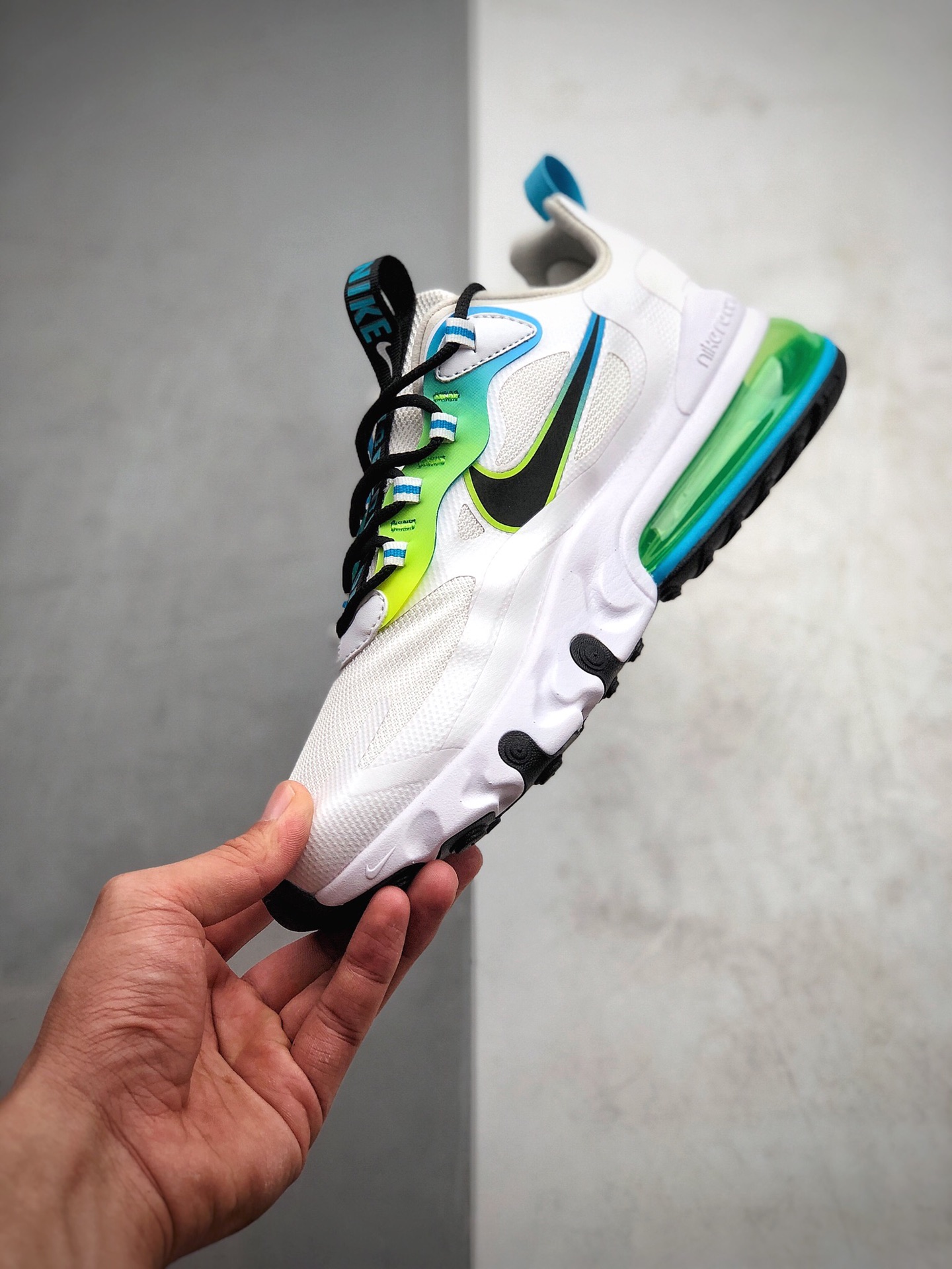 200  耐克 Nike React Air Max 270 React 高桥盾网纱系列 机能半气垫跑步鞋 CK6457 100