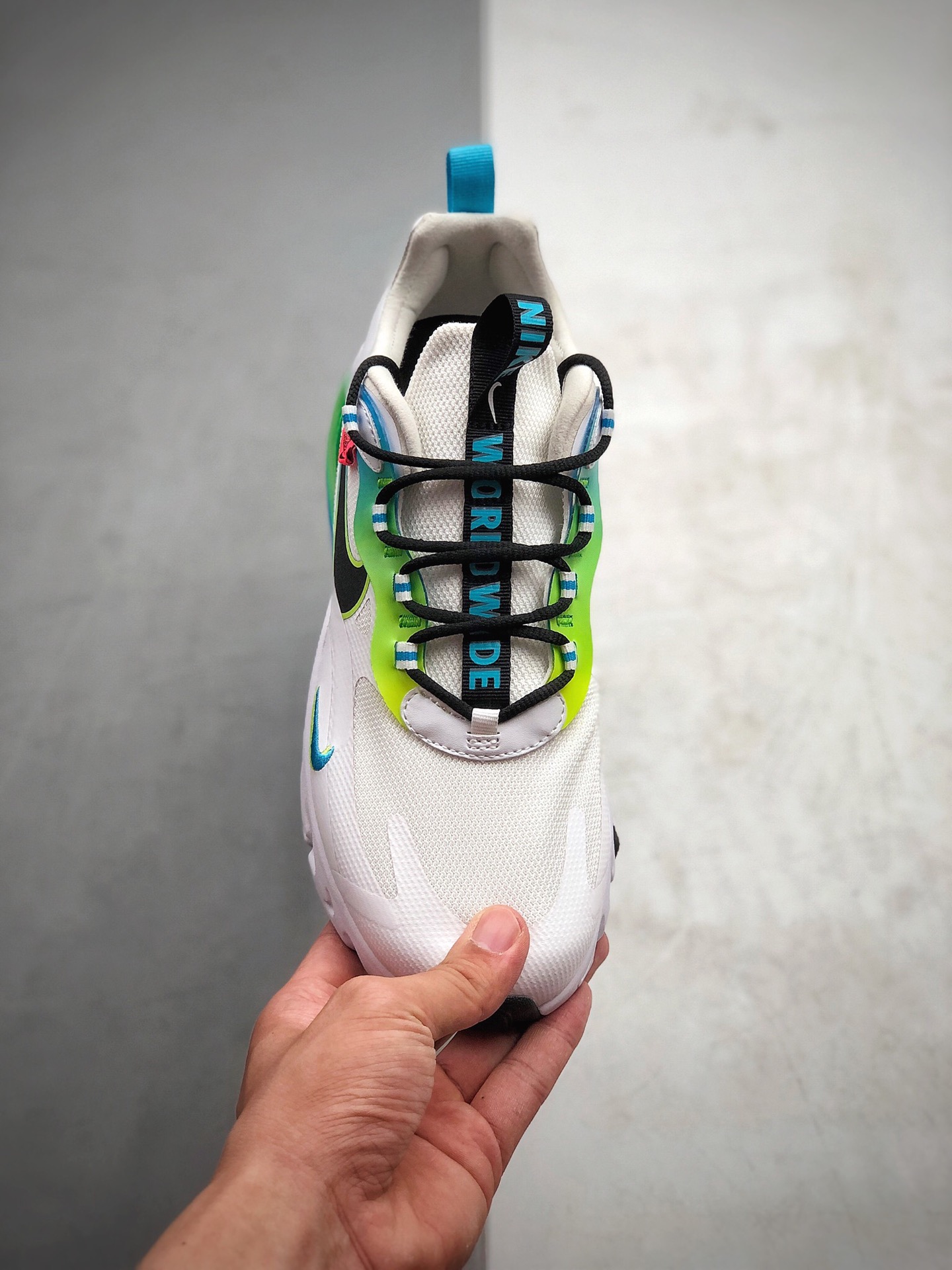 200  耐克 Nike React Air Max 270 React 高桥盾网纱系列 机能半气垫跑步鞋 CK6457 100