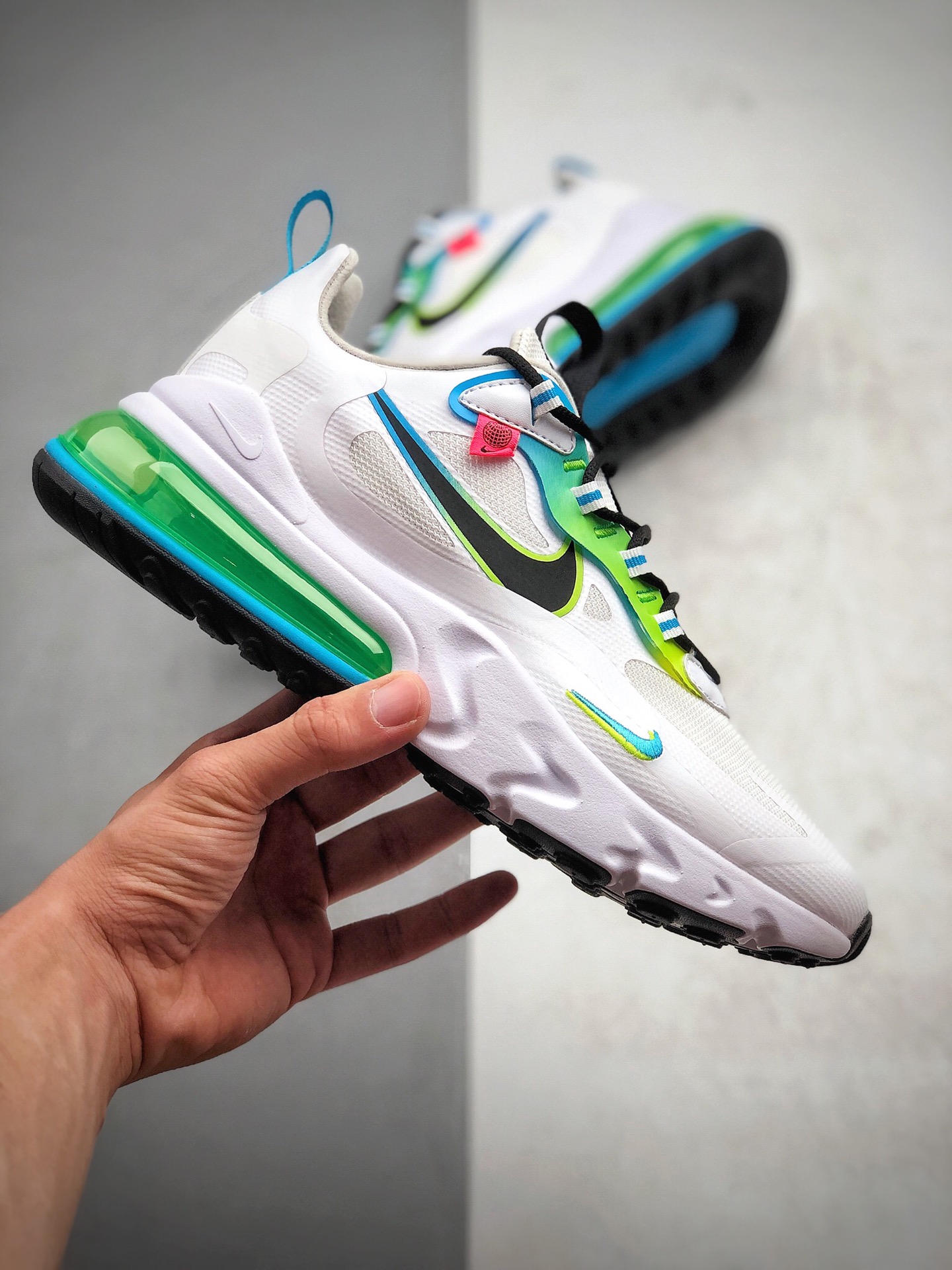 200  耐克 Nike React Air Max 270 React 高桥盾网纱系列 机能半气垫跑步鞋 CK6457 100