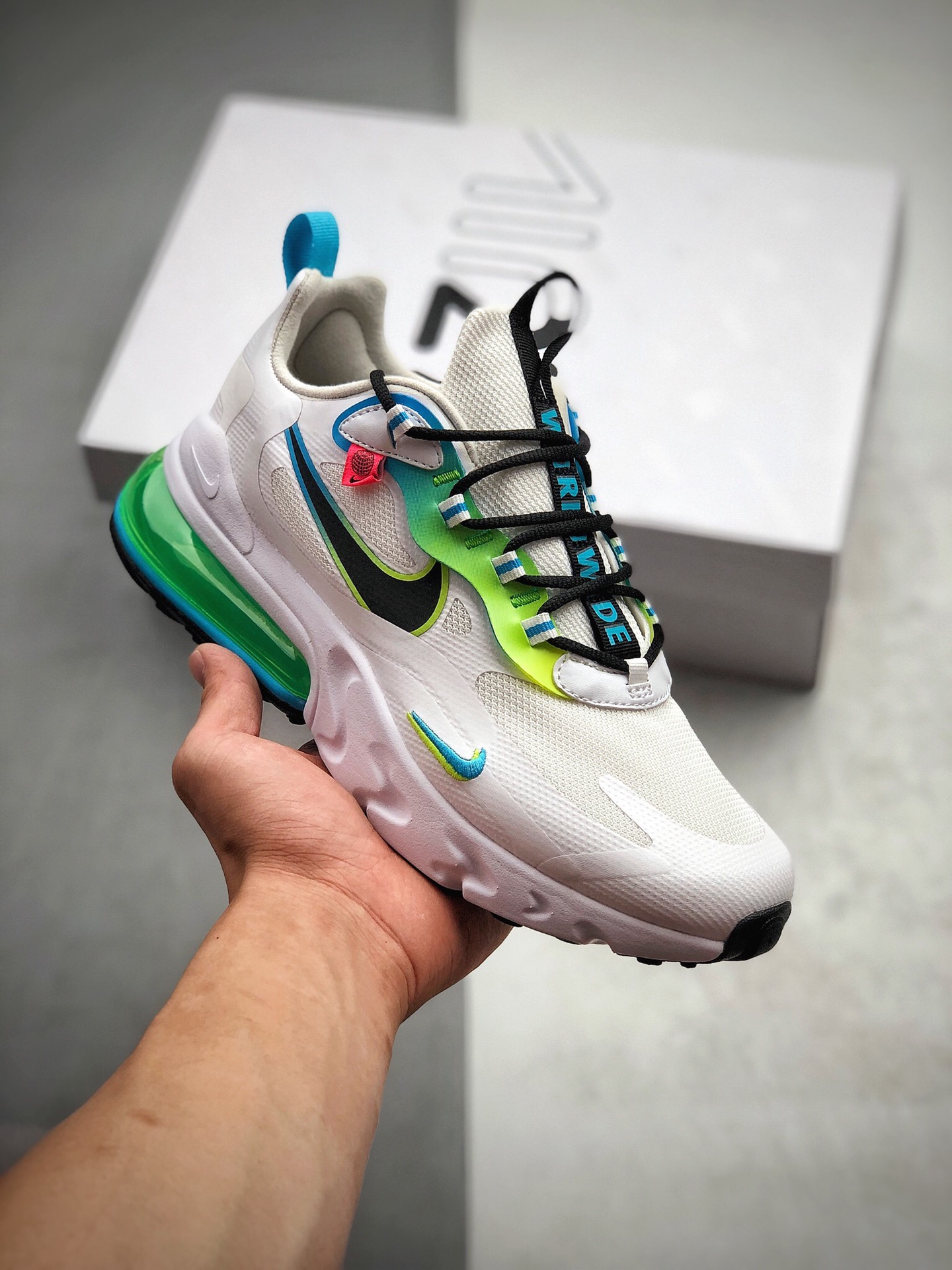 200  耐克 Nike React Air Max 270 React 高桥盾网纱系列 机能半气垫跑步鞋 CK6457 100