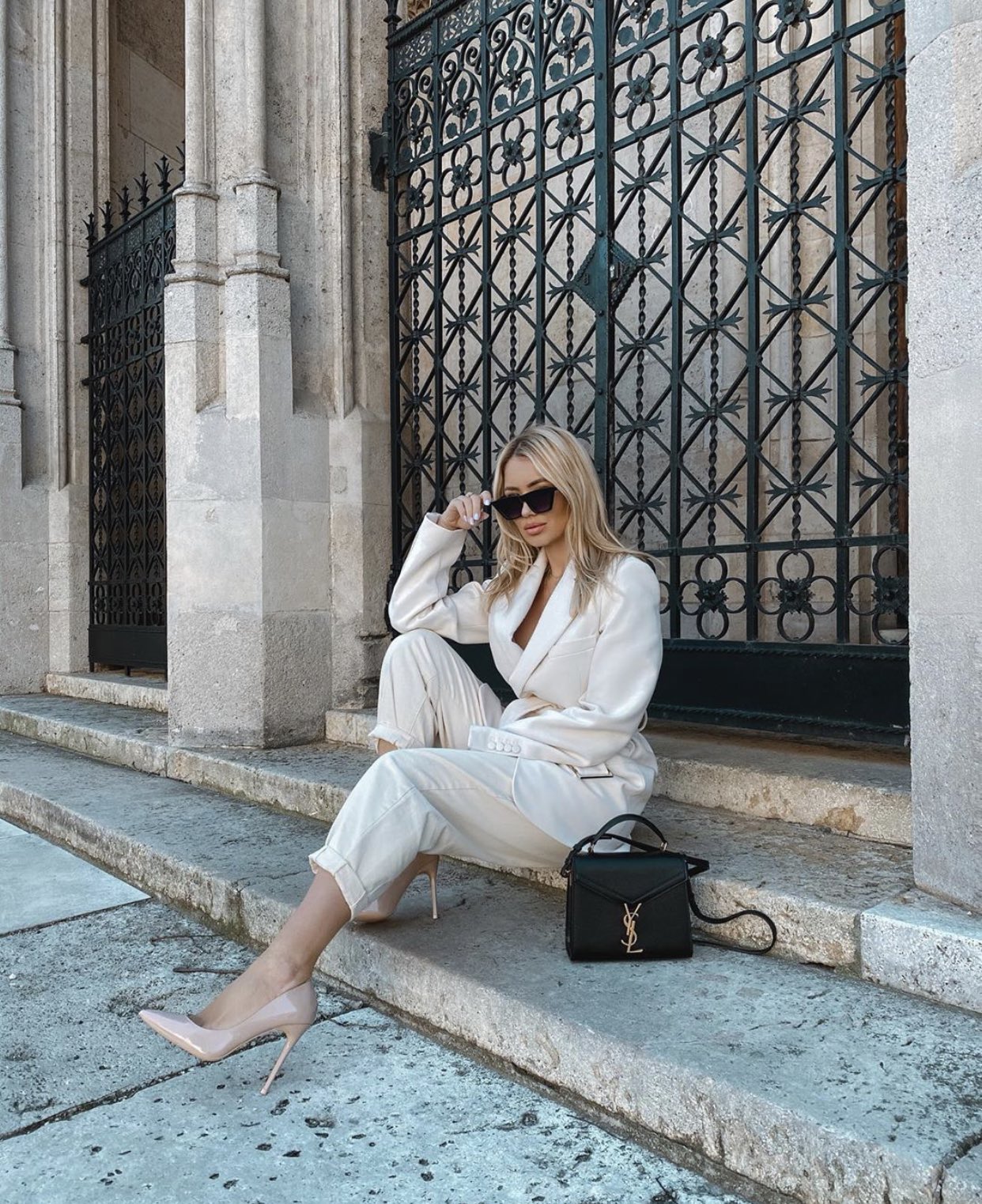 YSL 𝐂𝐚𝐬𝐬𝐚𝐧𝐝𝐫𝐚 Mini 20CM 鱼子酱纹手拎包 602716黑色/金扣