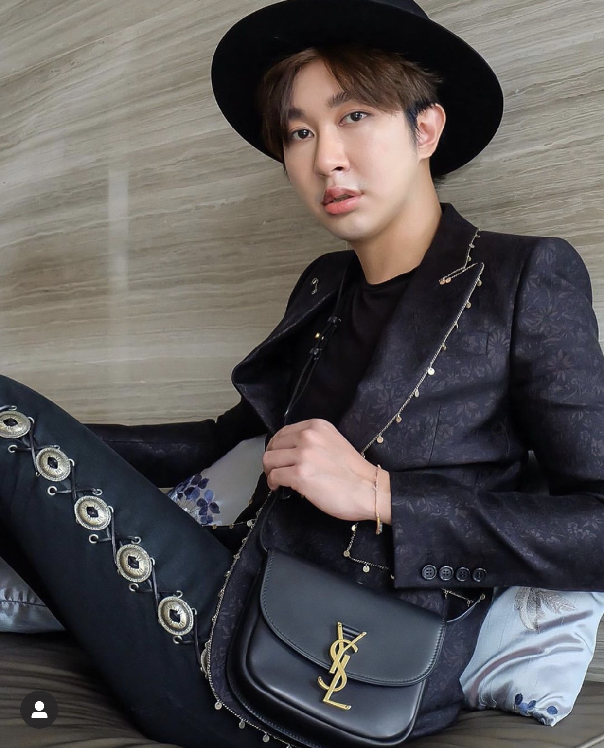YSL ๐๐๐ข๐ ๐๐ฆ๐๐ฅ๐ฅ 18CM ๅนณ็บน้ฉฌ้ๅ
619740้ป่ฒ/้ๆฃ