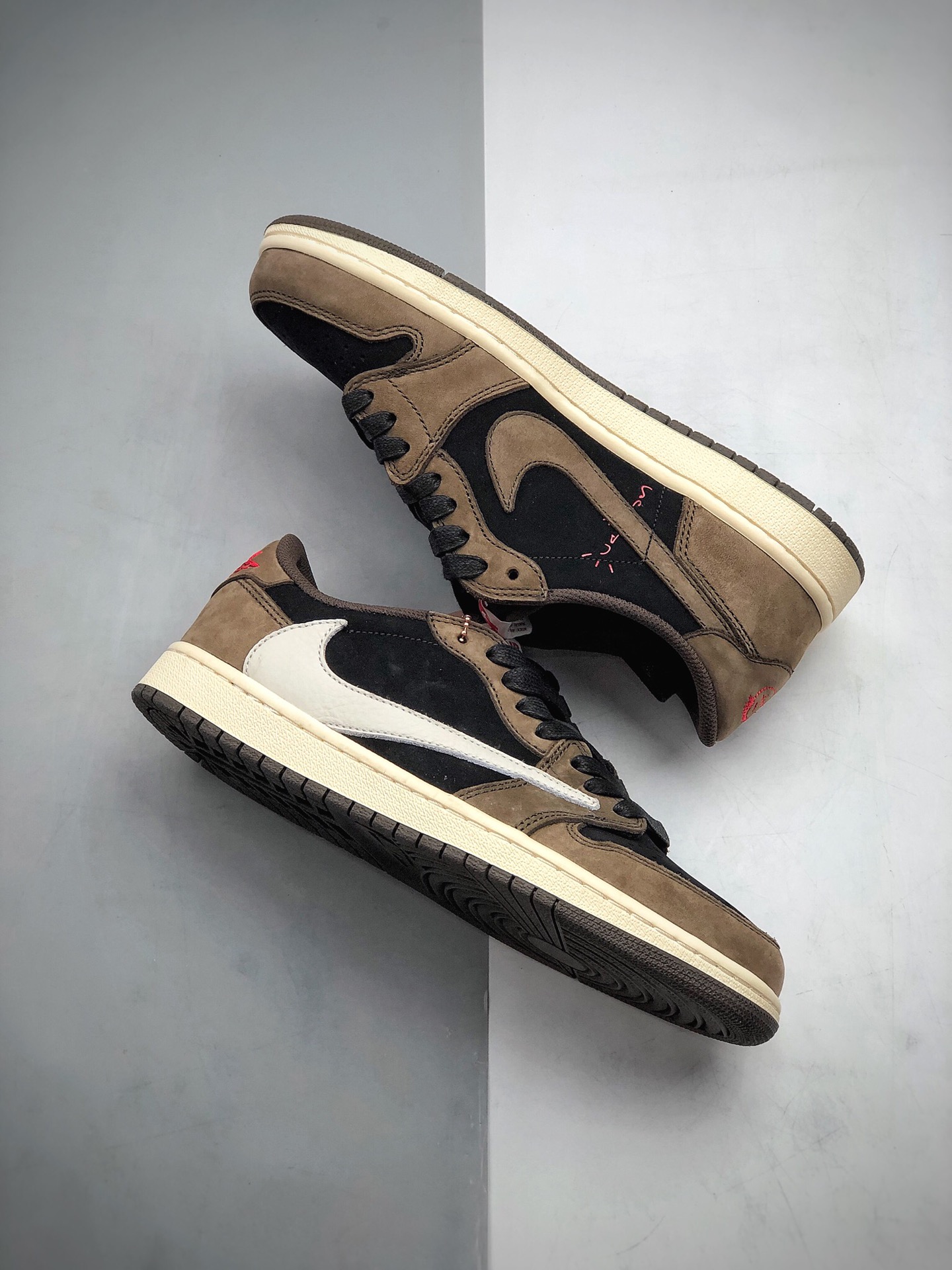 400  Travis Scott x Air Jordan 1 Low AJ1低帮鬼脸倒钩CQ4277-001