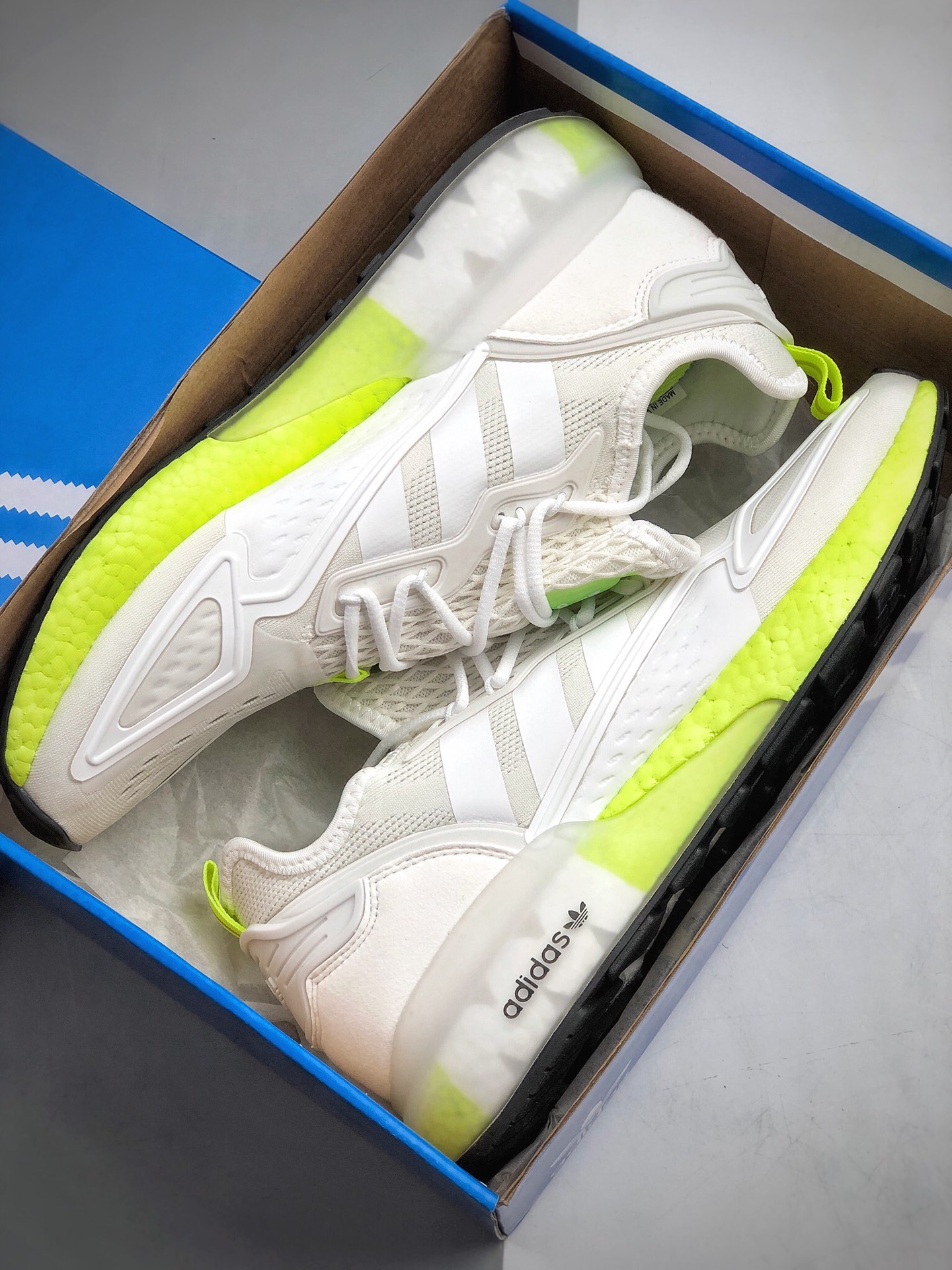 250 ADIDAS三叶草ZX 2K BOOST男女跑鞋 货号：FW0480