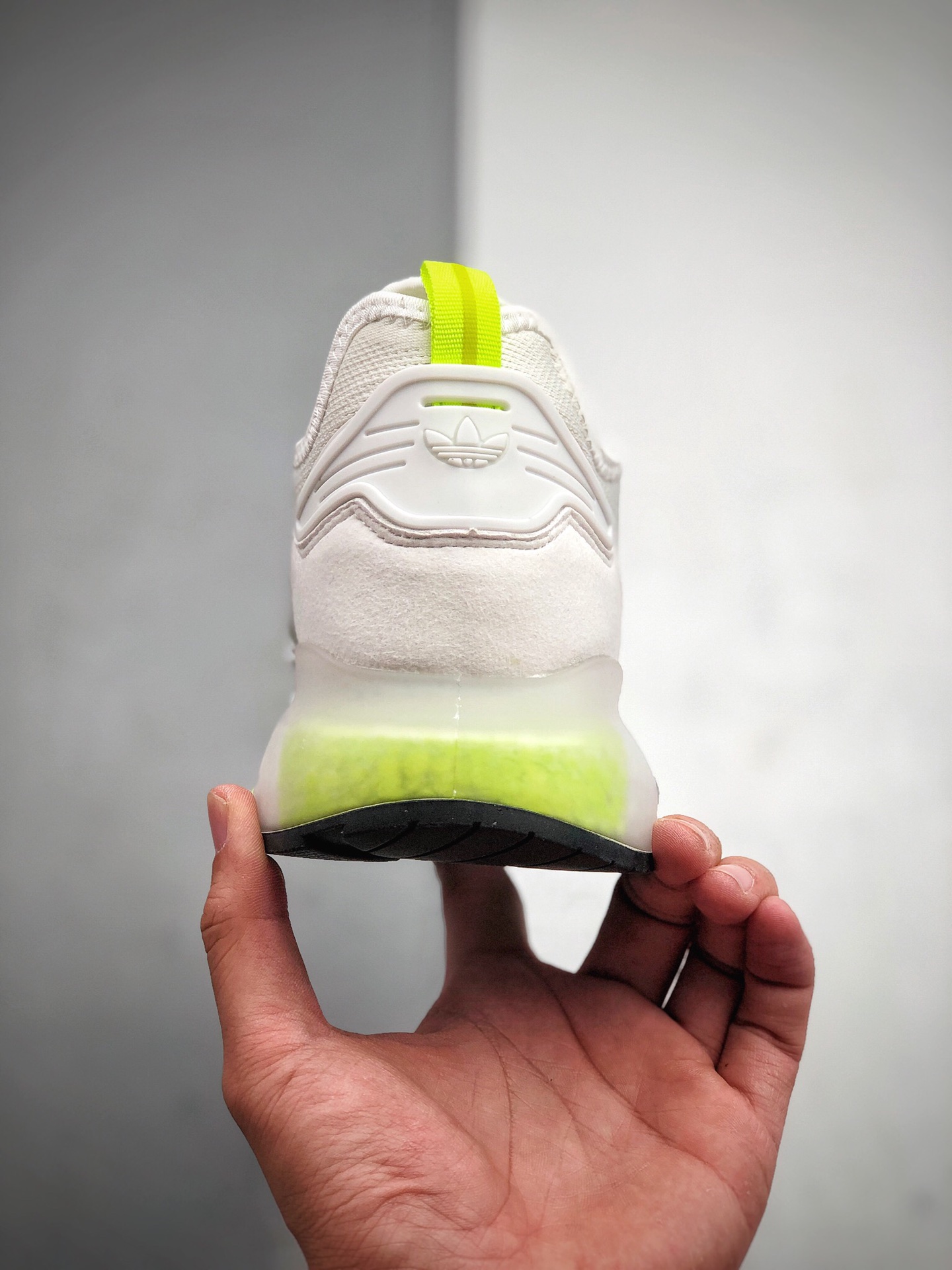 250 ADIDAS三叶草ZX 2K BOOST男女跑鞋 货号：FW0480