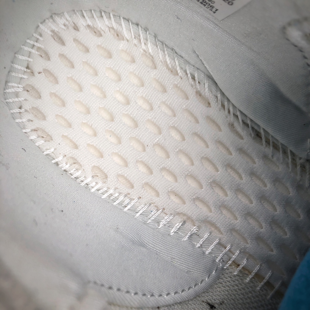 250 ADIDAS三叶草ZX 2K BOOST男女跑鞋 货号：FW0480