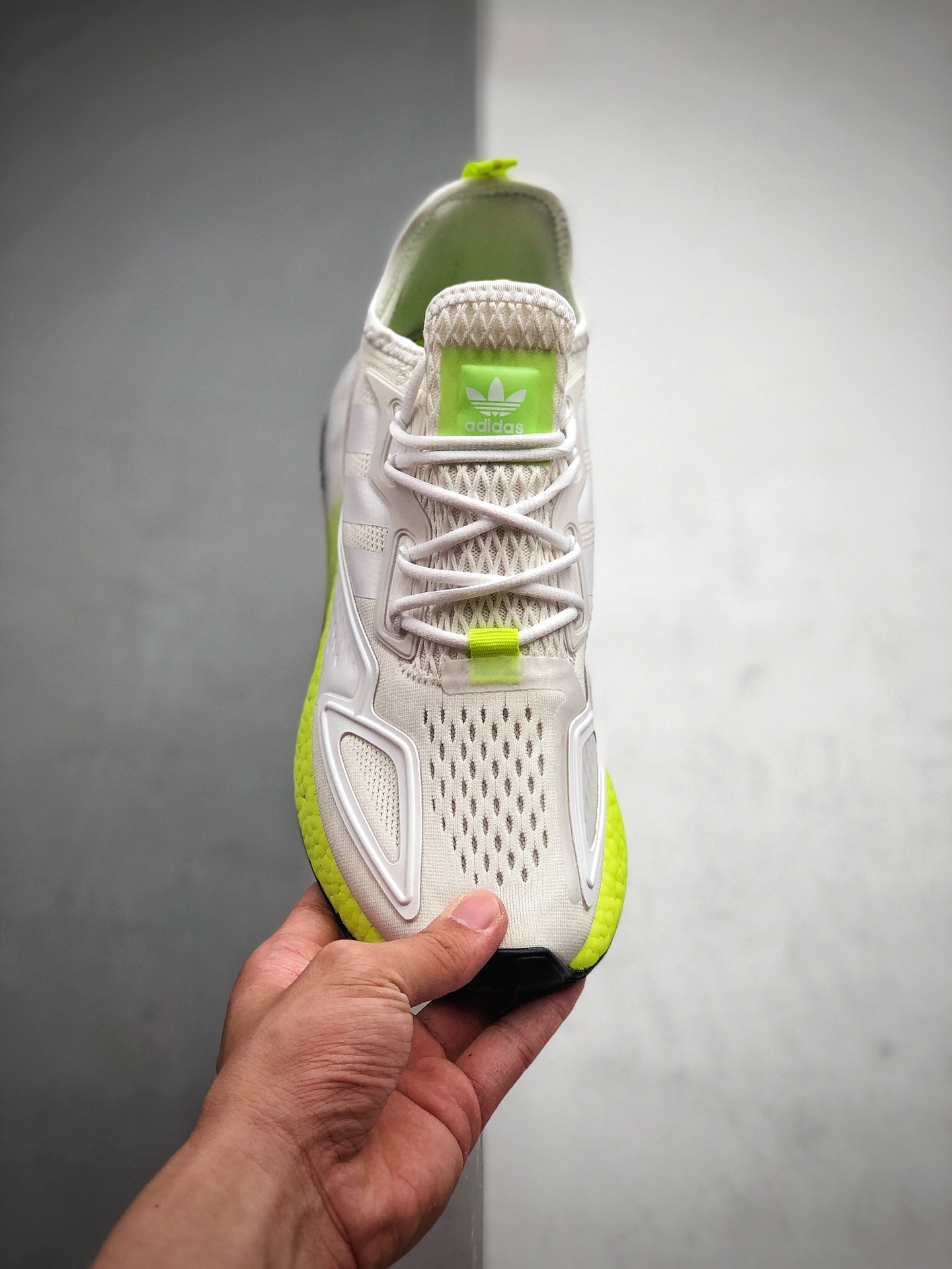 250 ADIDAS三叶草ZX 2K BOOST男女跑鞋 货号：FW0480