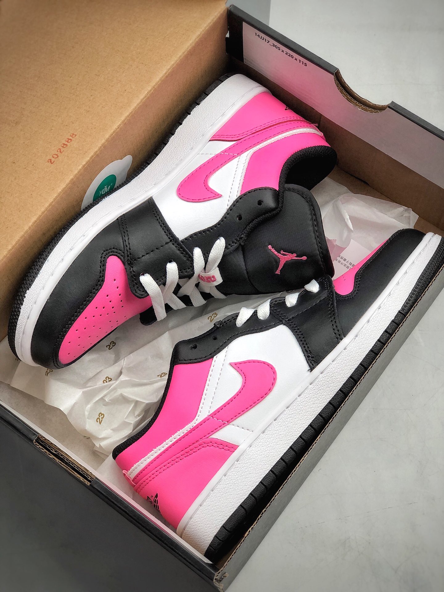 200  Nike Air Jordan 1 Low 黑粉白 554723 106