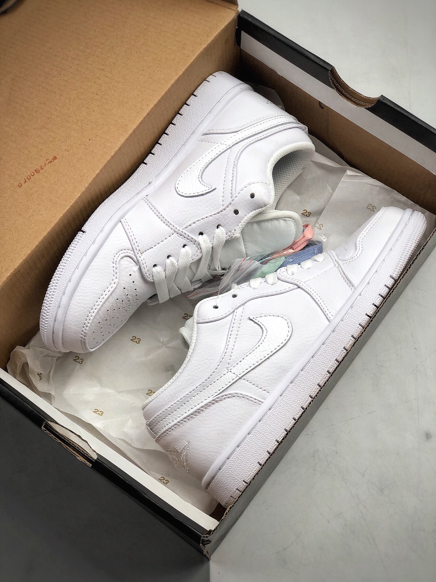 200  Air Jordan 1 Low “Triple White” 低帮 全白 AJ1 乔丹1代 aj1 553558-111