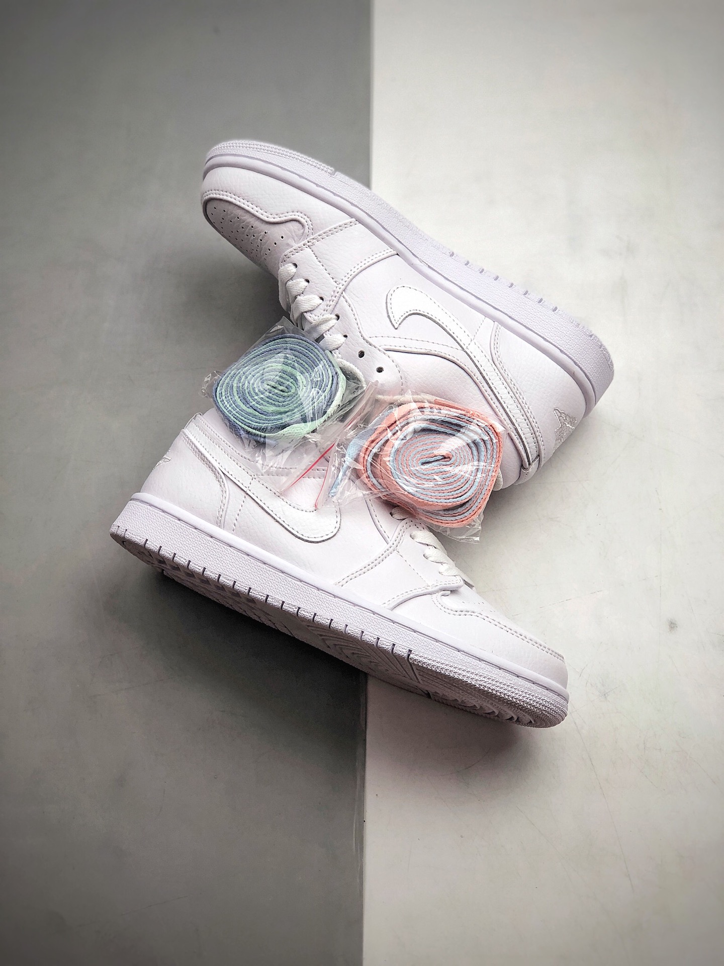 200  Air Jordan 1 Low “Triple White” 低帮 全白 AJ1 乔丹1代 aj1 553558-111