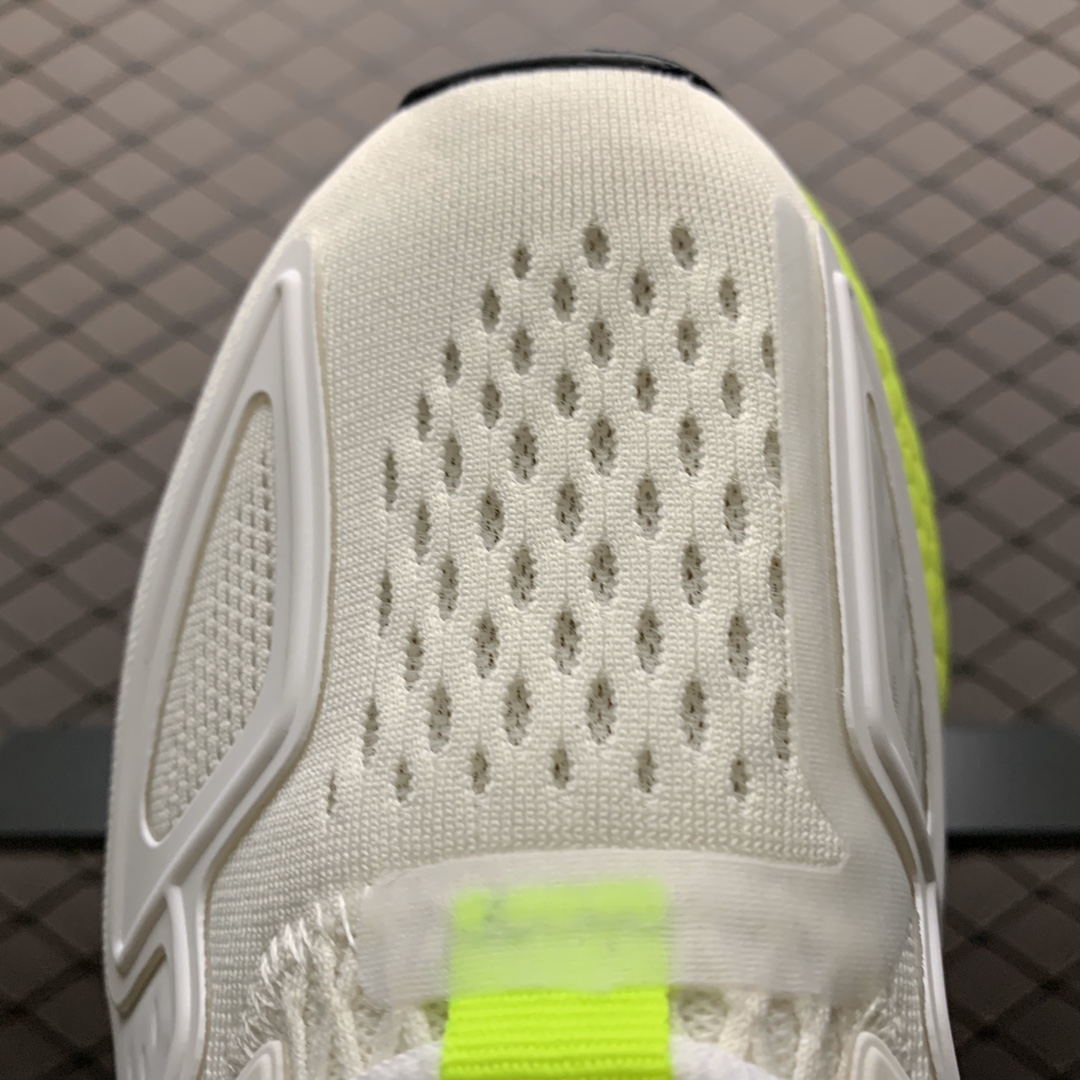 250 Adidas 阿迪达斯 ZX 2K 易烊千玺代言款 爆米花中底跑鞋 FW0482
