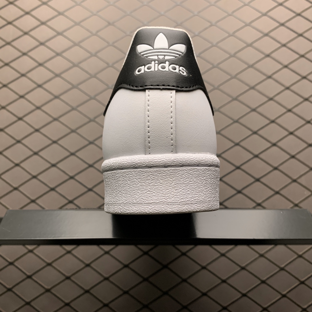 180 Adidas 阿迪达斯 Superstar 2020 金标贝壳头运动休闲板鞋 FV8270